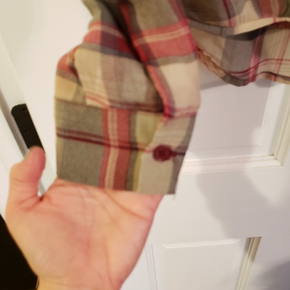 4 flannels ! - Picture 3 of 8